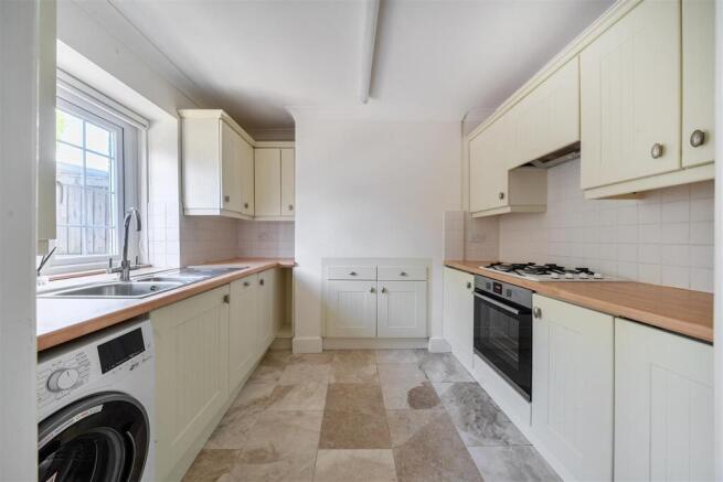 Traditional fitted Kitchen with some appliances