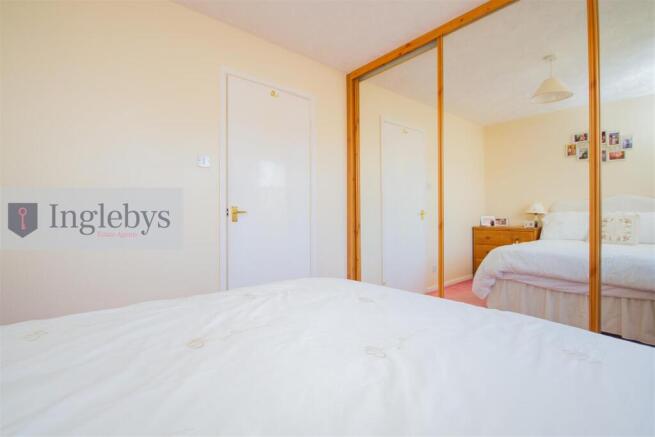 2 bed House for sale Image 11