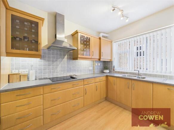 2 bed Apartment for sale Image 6