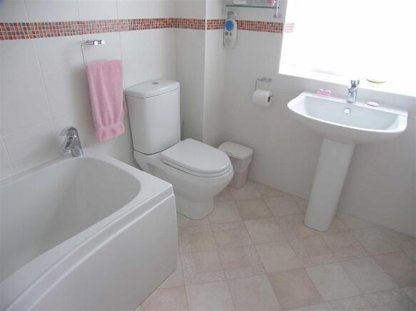 BATHROOM / WC
