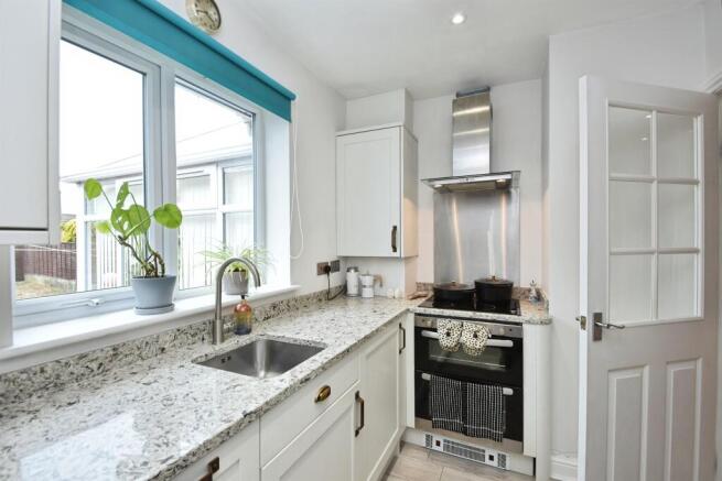 2 bed Semi-Detached Bungalow for sale Image 6