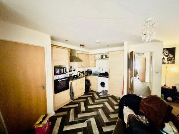 2 bed Flat for sale Image 5