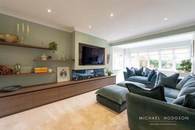 Silksworth Hall Drive-03.jpg
