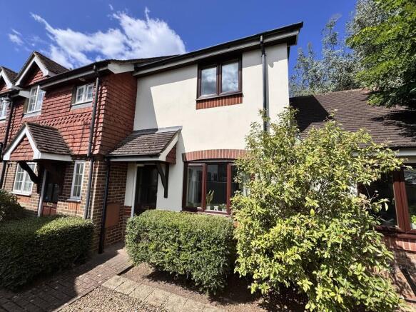 16 Little Manor G...