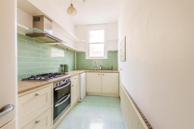 Flat 6, 6 Brunswick Terrace-2.jpg