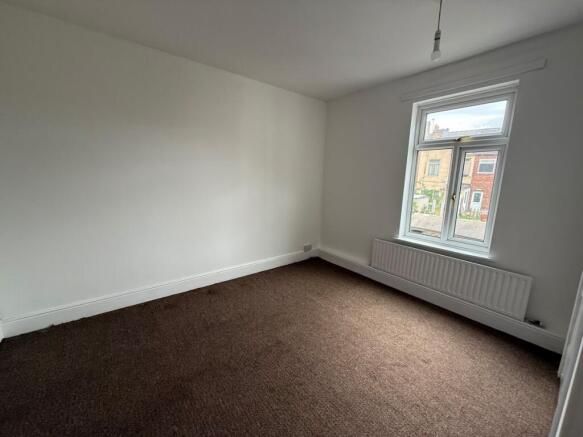 2 bed House to rent Image 7