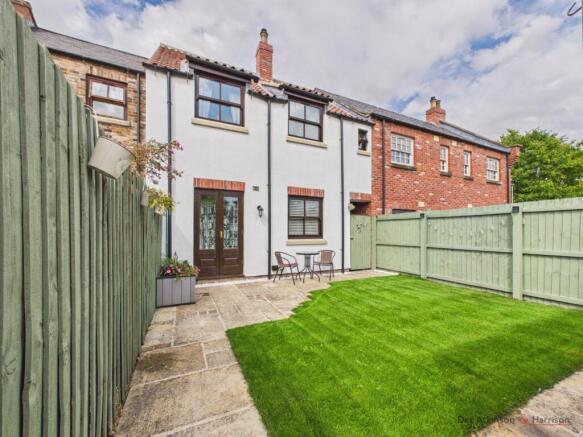 3 Bedroom Mid Terrace House - For Sale