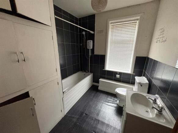 3 bed Terraced for sale Image 7