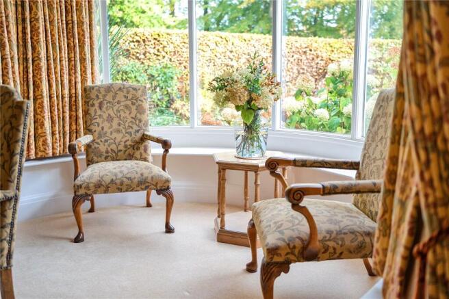 5 bed Detached for sale Image 6