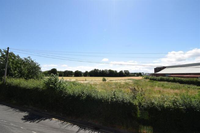 2 bed Terraced to rent Image 12