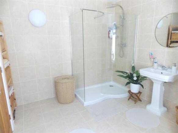 shower room1.JPG