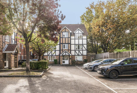 Lulworth Crescent, MITCHAM, Surrey, CR4