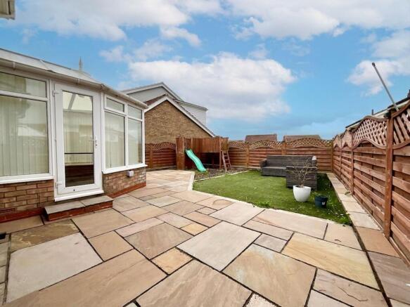 4 bed Link Detached House for sale Image 4