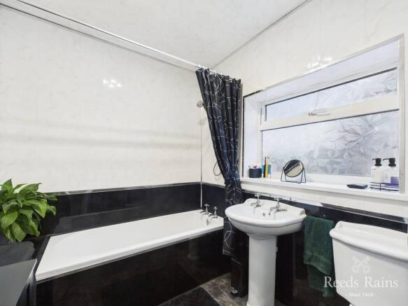 3 bed Semi-Detached for sale Image 10