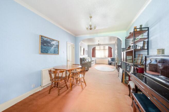 STONELEIGH AVENUE (4).jpg