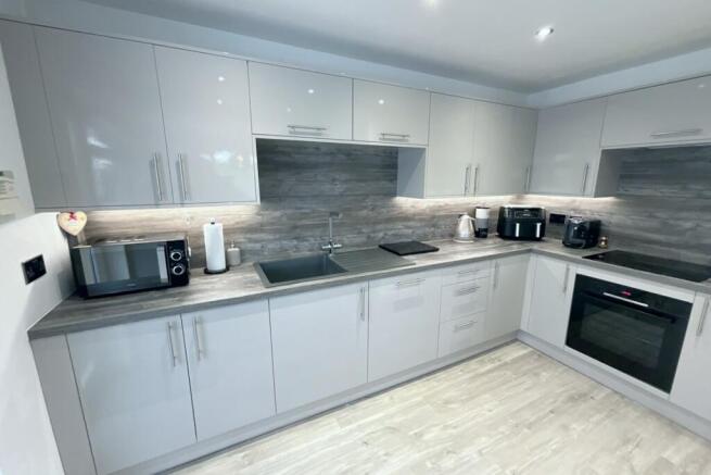 kitchen/dining room