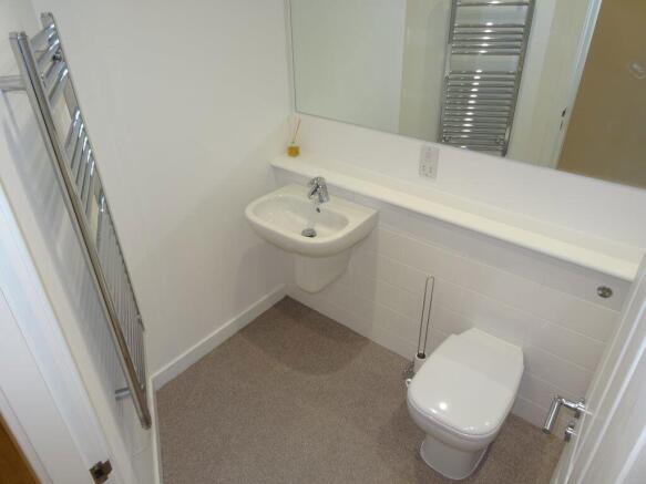 2 bed Apartment to rent Image 12