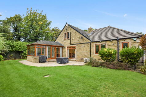 Hawthorne House, Church Croft, LOFTHOUSE, Wakefield, WF3