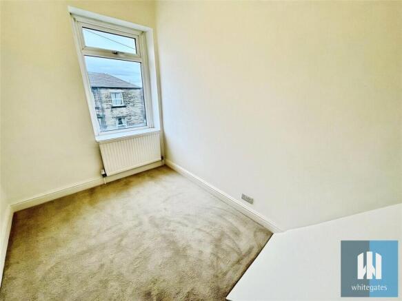 2 bed Terraced to rent Image 6