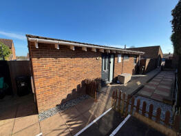 39, Bridport Close, Reading RG6 3DG