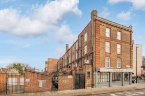 Flat A, Broadlands Mansions, Broadlands Avenue, London SW16 1NB