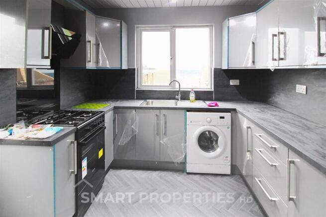 3 bed House to rent Image 5