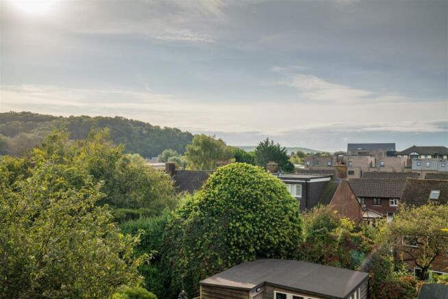 LE 20 Hereward Way BN7 2HJ-6.jpg