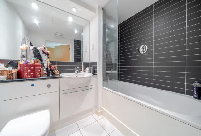 1357687-18-68d323...