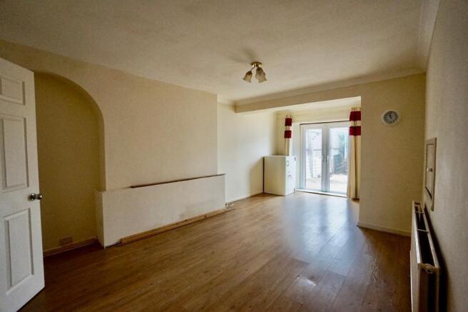 SITTING / DINING ROOM