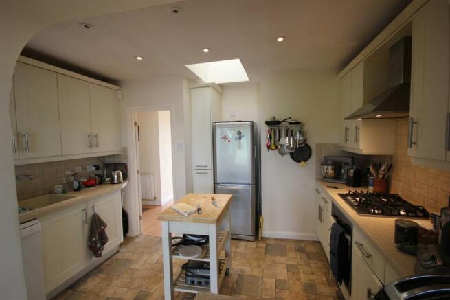 KITCHEN 1.JPG