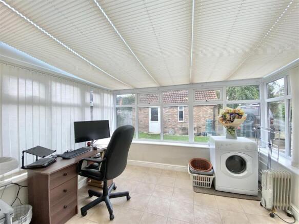 2 bed Detached Bungalow for sale Image 10