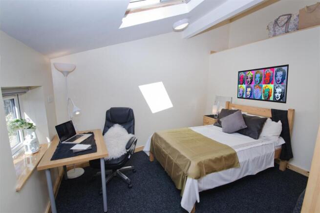 5 bed Flat to rent Image 6