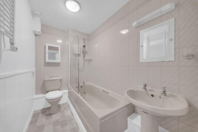 2 bed Ground Flat for sale Image 10
