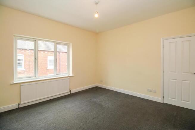 3 bed Terraced for sale Image 8