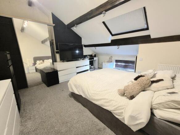 2 bed Terraced to rent Image 4