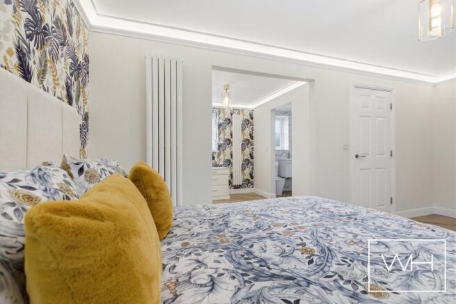 5 bed Detached for sale Image 5