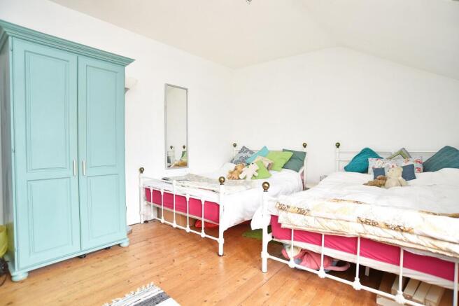 4 bed Terraced for sale Image 8