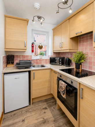 3 bed Terraced for sale Image 8