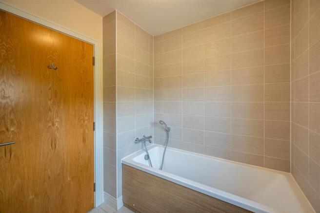 Bathroom (4).jpg