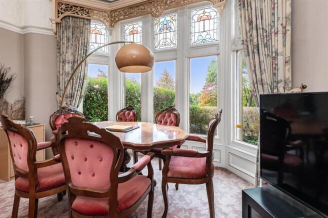 6 bed Semi-Detached for sale Image 11