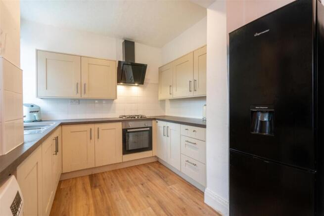 5 bed House to rent Image 12