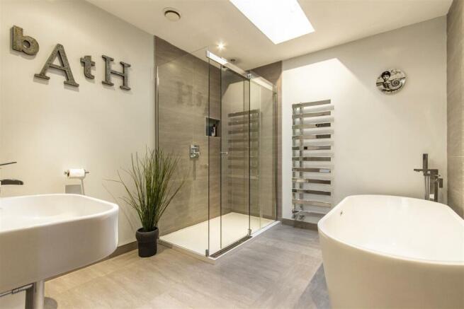 Spacious Family Bathroom