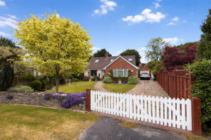 11 Heathcott, Lentune Way, Lymington SO41 3PE