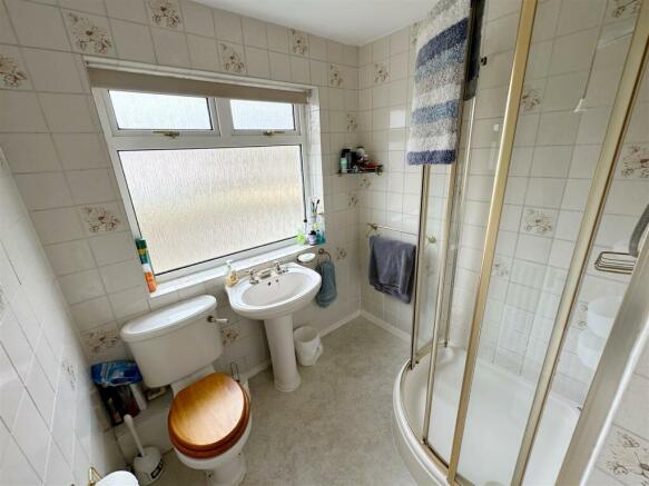 Bathroom.JPG