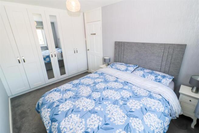 3 bed Semi-Detached for sale Image 6