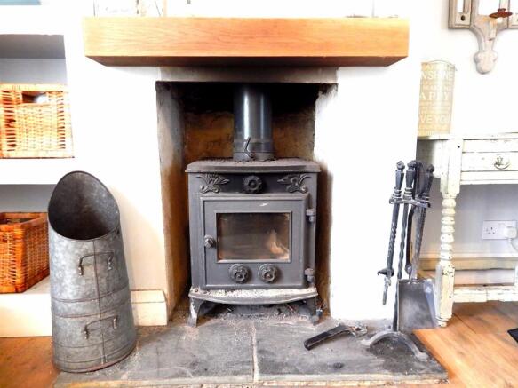 Fireplace2.jpg