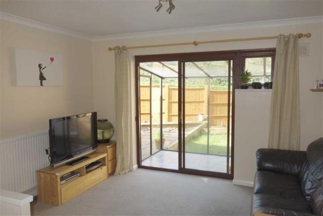 LOUNGE/DINING ROOM