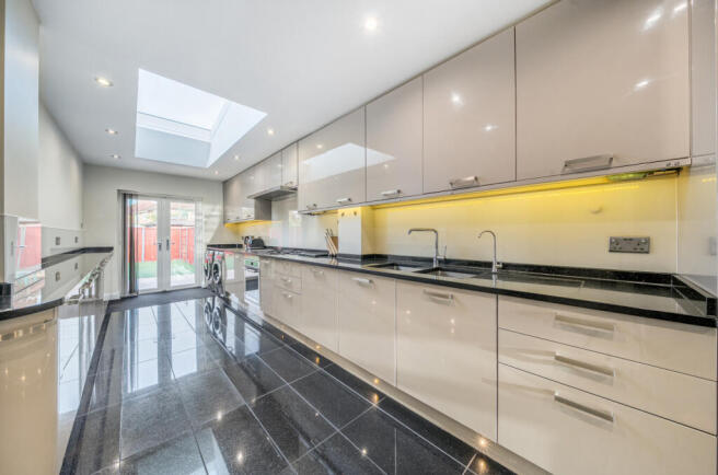 1423619-28-69a9b3...