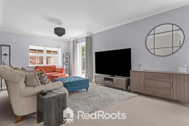 5 bed Detached for sale Image 7