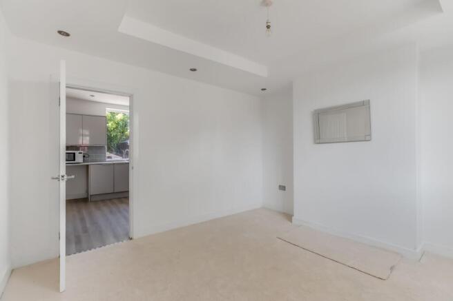 3 bed Semi-Detached for sale Image 8